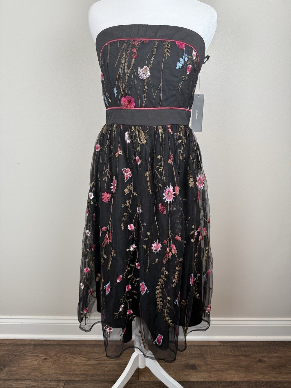Lulus For the Frill of It Black Embroidered Floral Strapless Midi Dress Sz S NWT